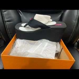 Rocket Dog Black Platform Thong